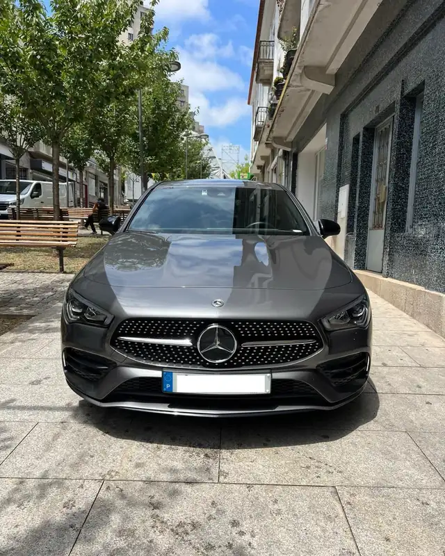 Mercedes CLA depois da lavagem exterior